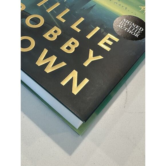 Nineteen Steps By Millie Bobby Brown Autographed Signed First Edition - Picture 7 of 9